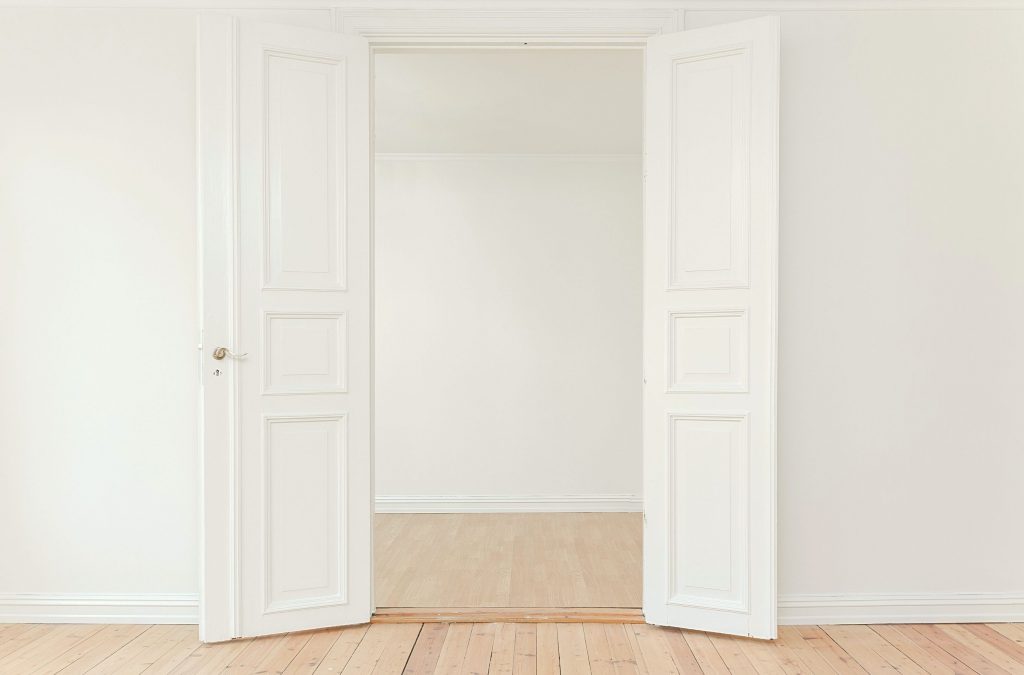 ประตูหน้าบ้าน