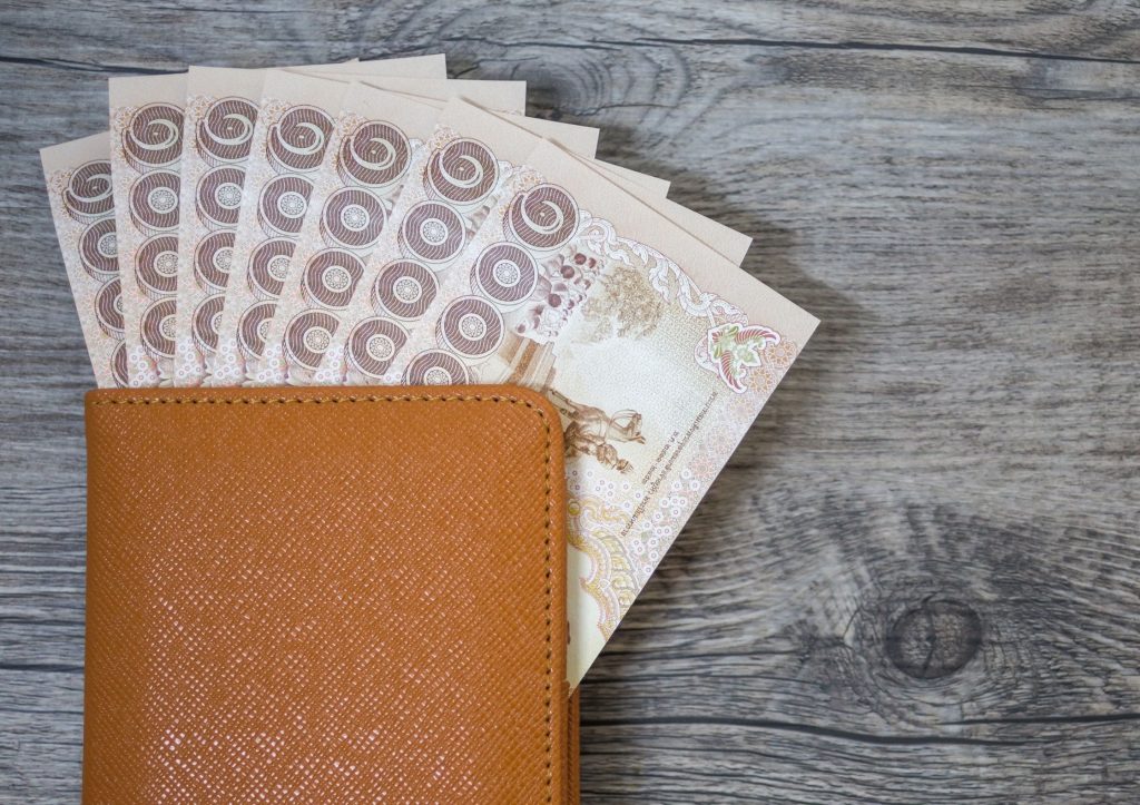 ที่ดินติดถนนใหญ่ 