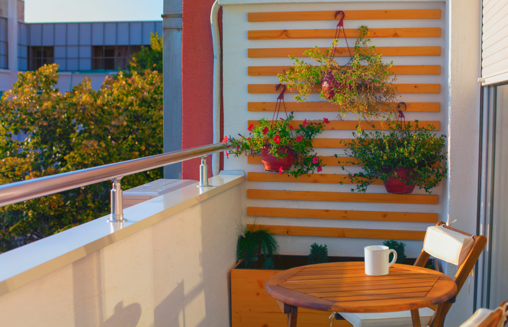 แต่งระเบียงคอนโดแคบ