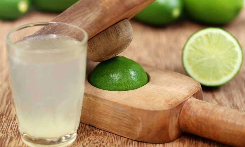 วิธีขจัดคราบบนเสื้อผ้า