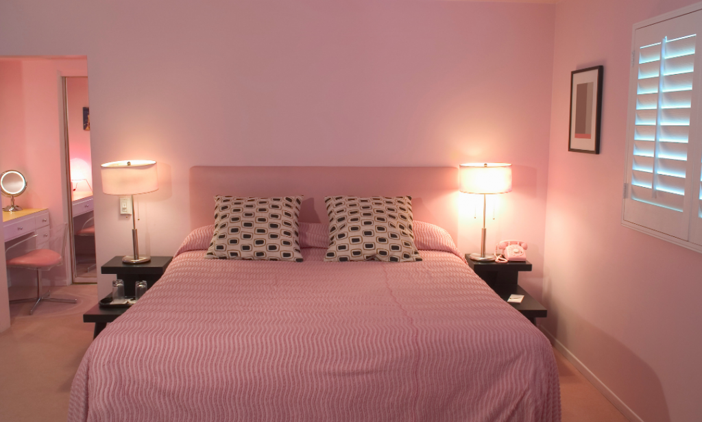 ห้องนอนสีชมพู