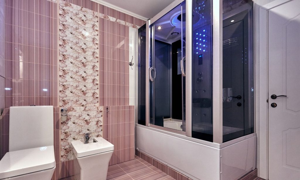 กระจกกั้นห้องน้ำ