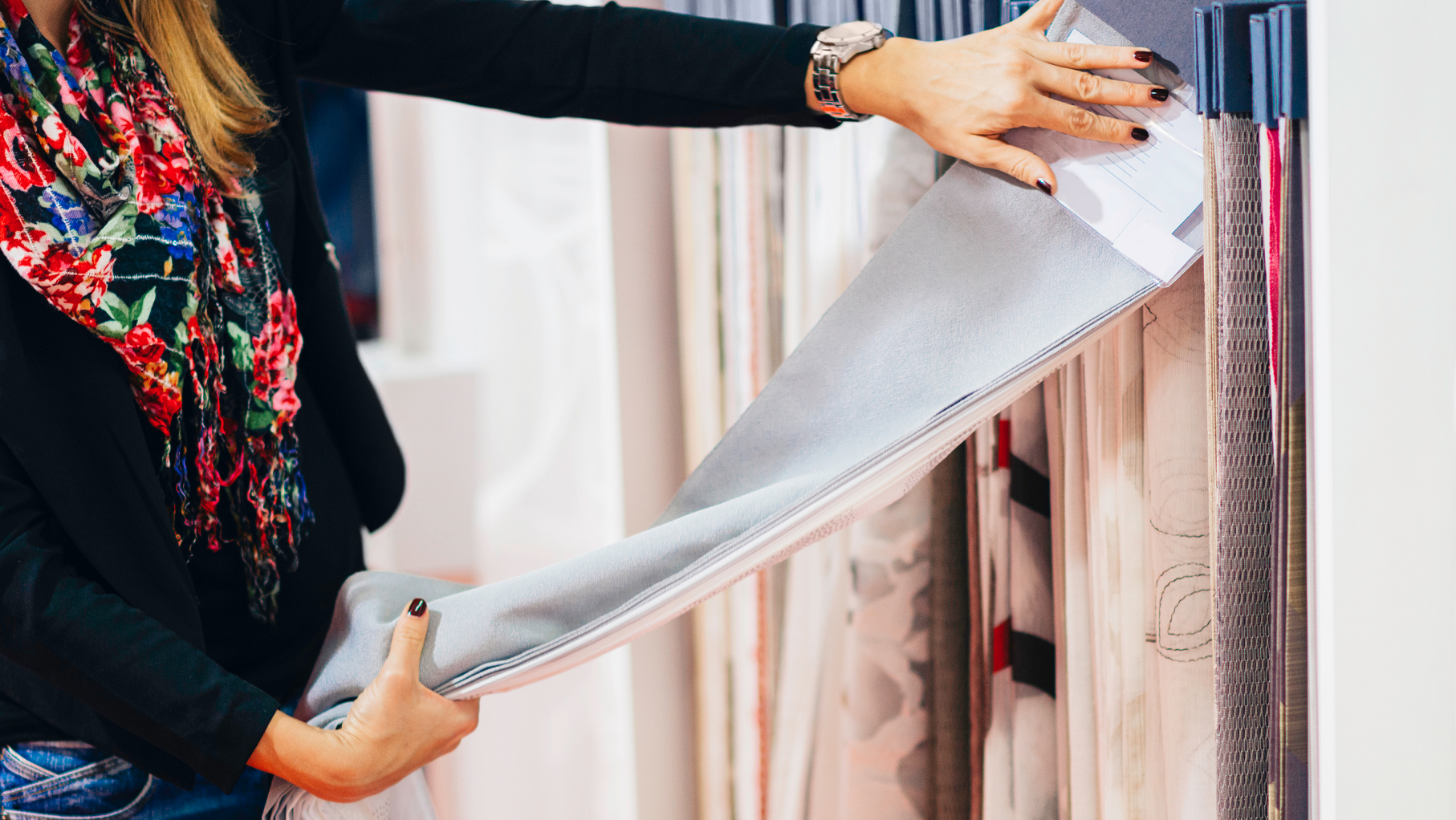 สีผ้าม่านเข้ากับสีห้อง