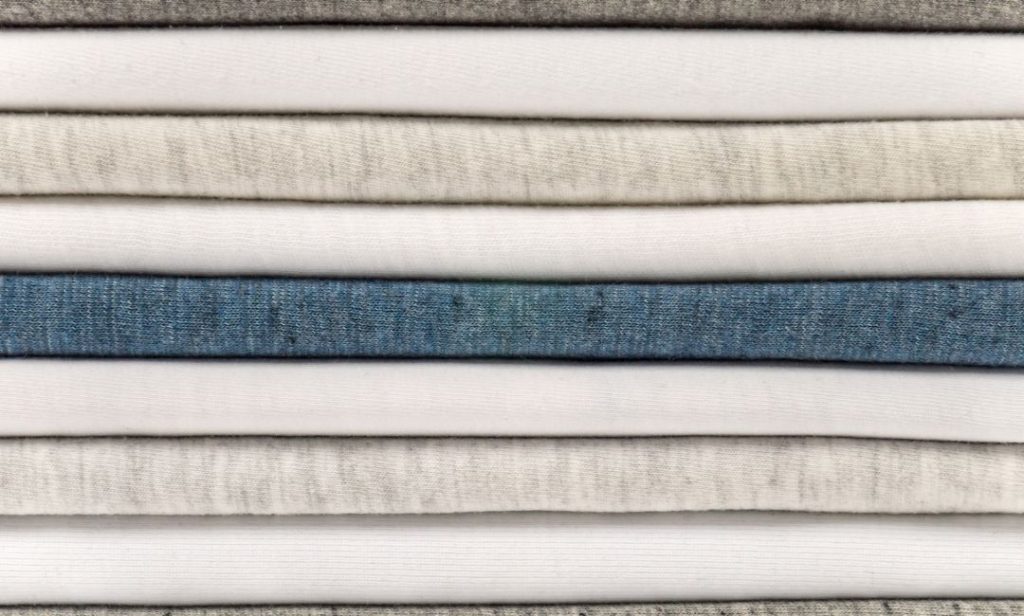 ผ้าปูที่นอนแบบไหนดี