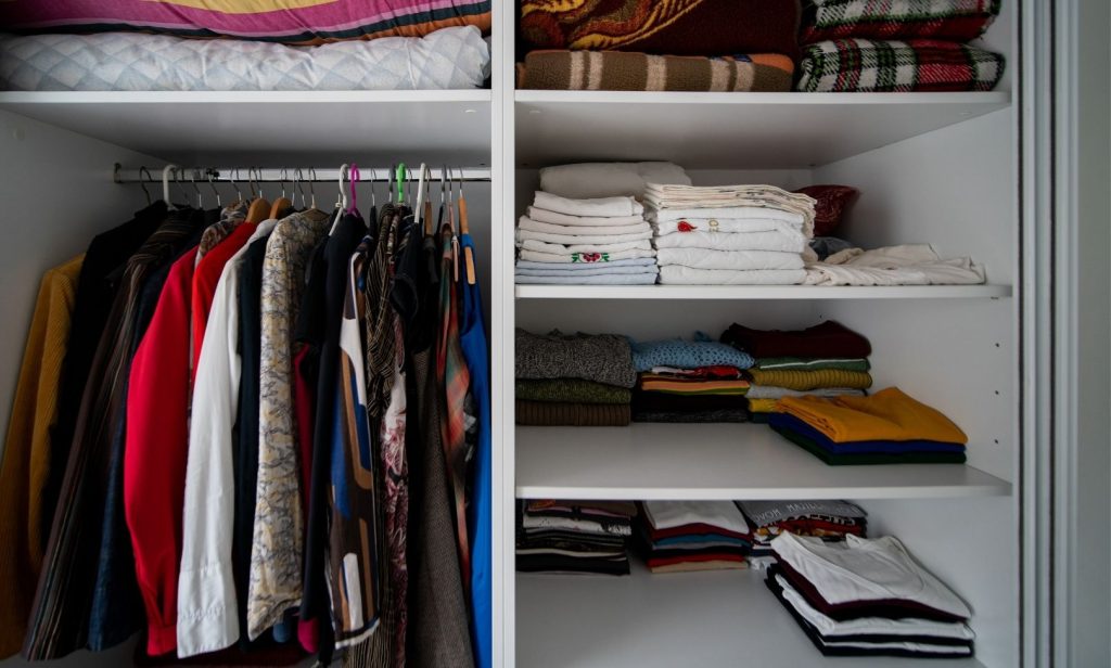 ตู้เสื้อผ้าขนาดเล็ก