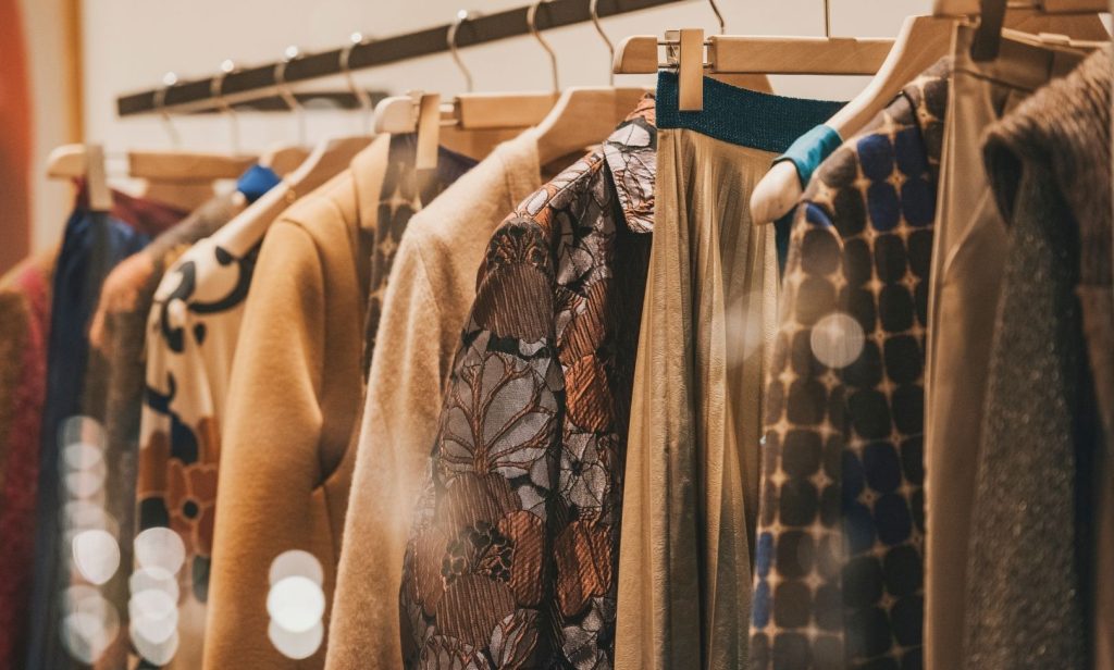 ตู้เสื้อผ้าขนาดเล็ก