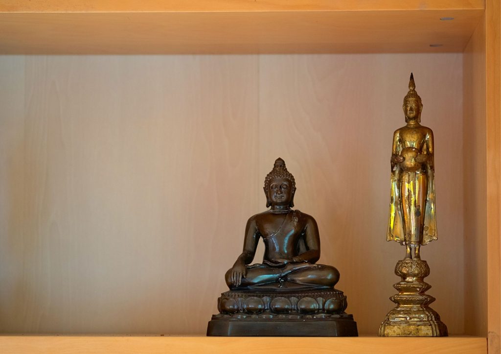 การตั้งหิ้งพระในคอนโด