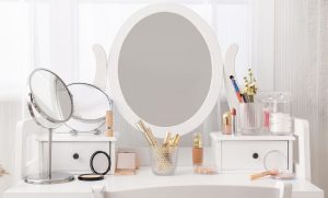 จัดระเบียบโต๊ะเครื่องแป้ง